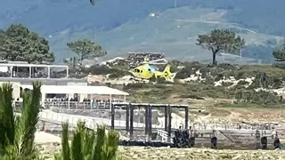 Evacuado de Cíes un joven tras sufrir unos calambres que le impedían salir del agua