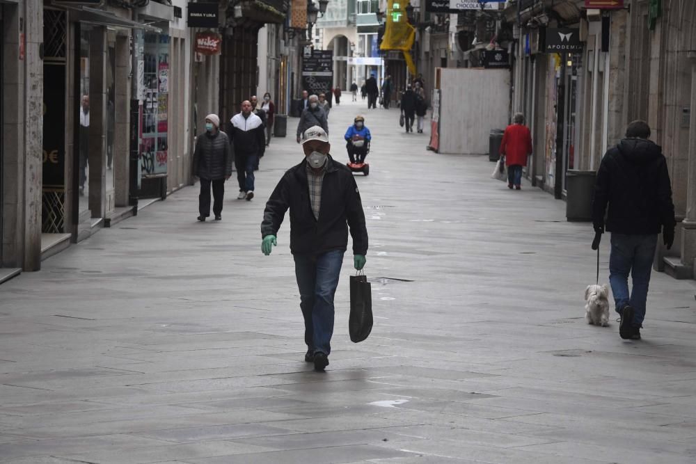 Así fue el paseo de los mayores en A Coruña