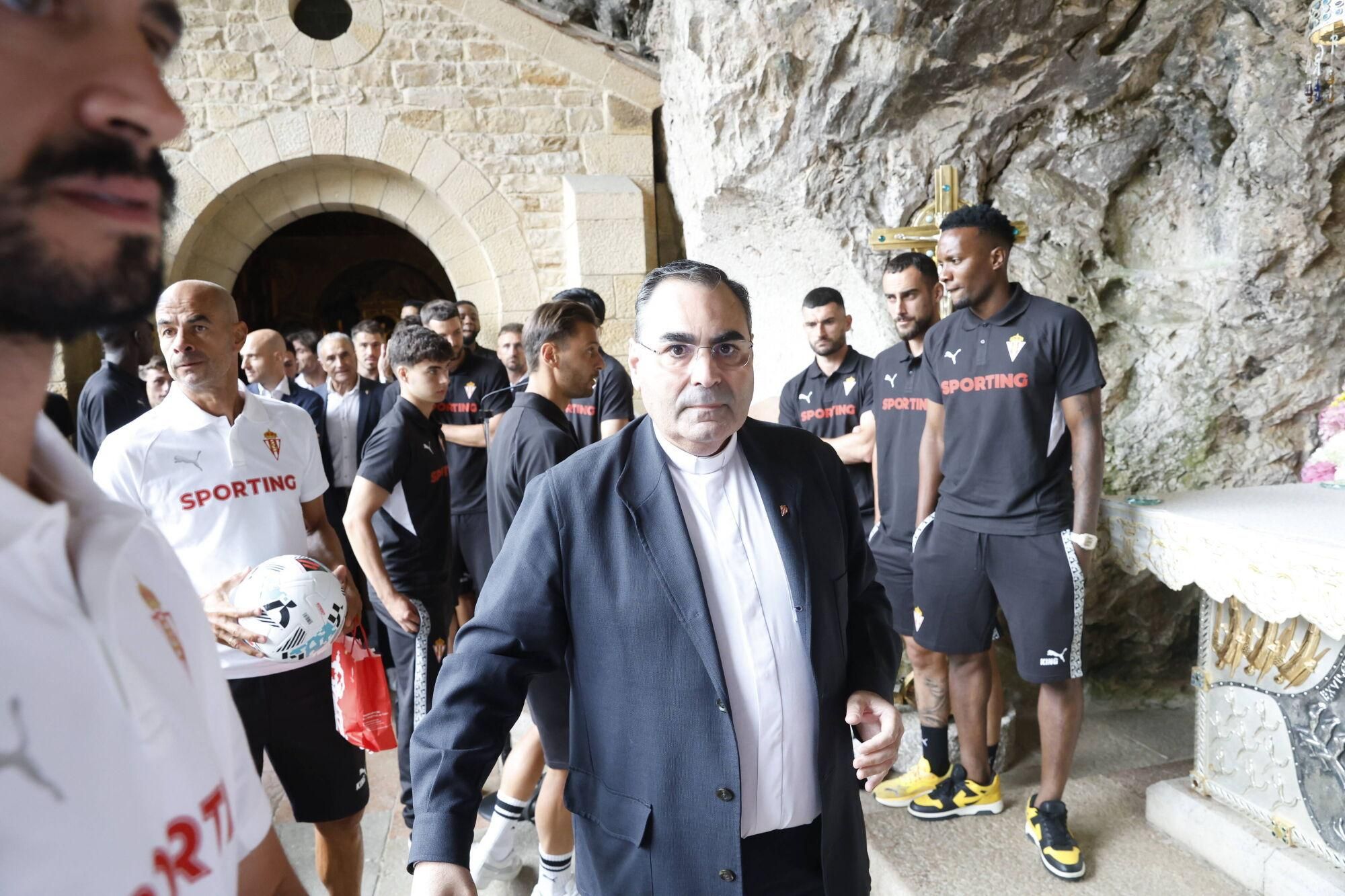 EN IMÁGENES: Visita del Sporting a La Santina en Covadonga