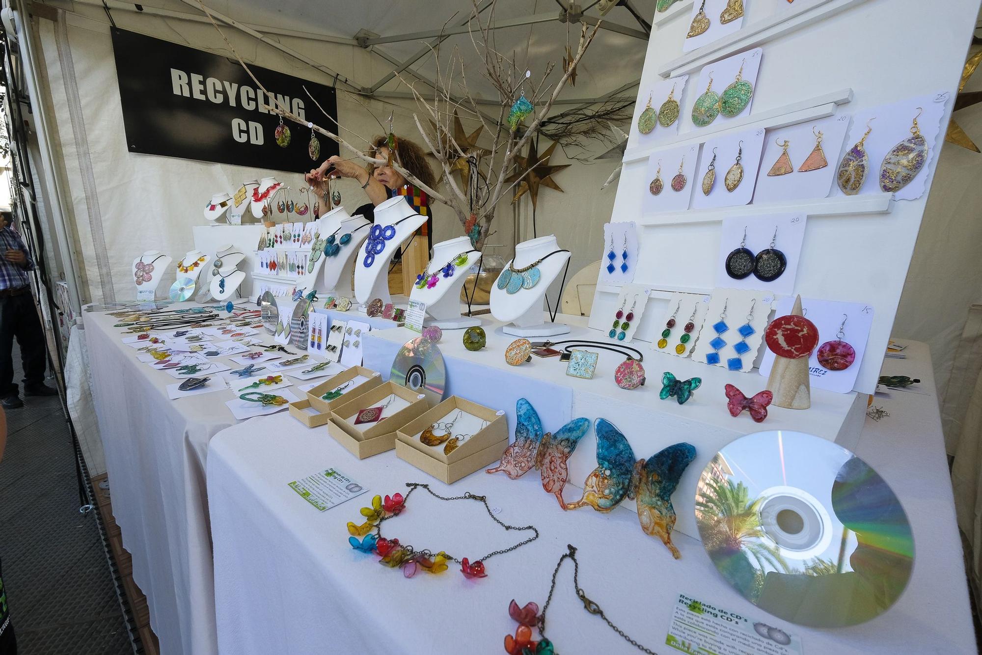 Feria de artesanía en el parque de San Telmo