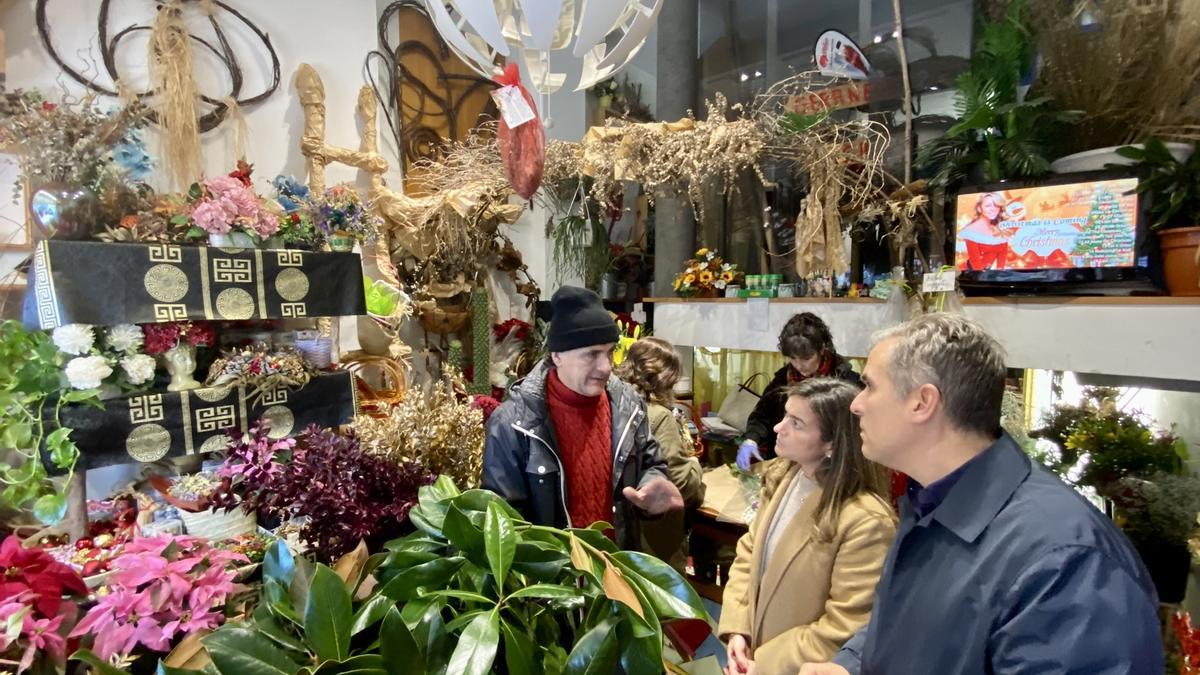 Domínguez y Pardo, en su visita a los comercios