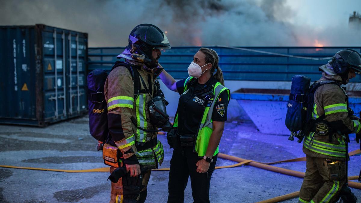 Declarado un fuego en el desguace de Ca Na Negreta