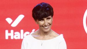 Bermúdez apel·la a l’"exigència" i calla sobre Jenni i Mapi