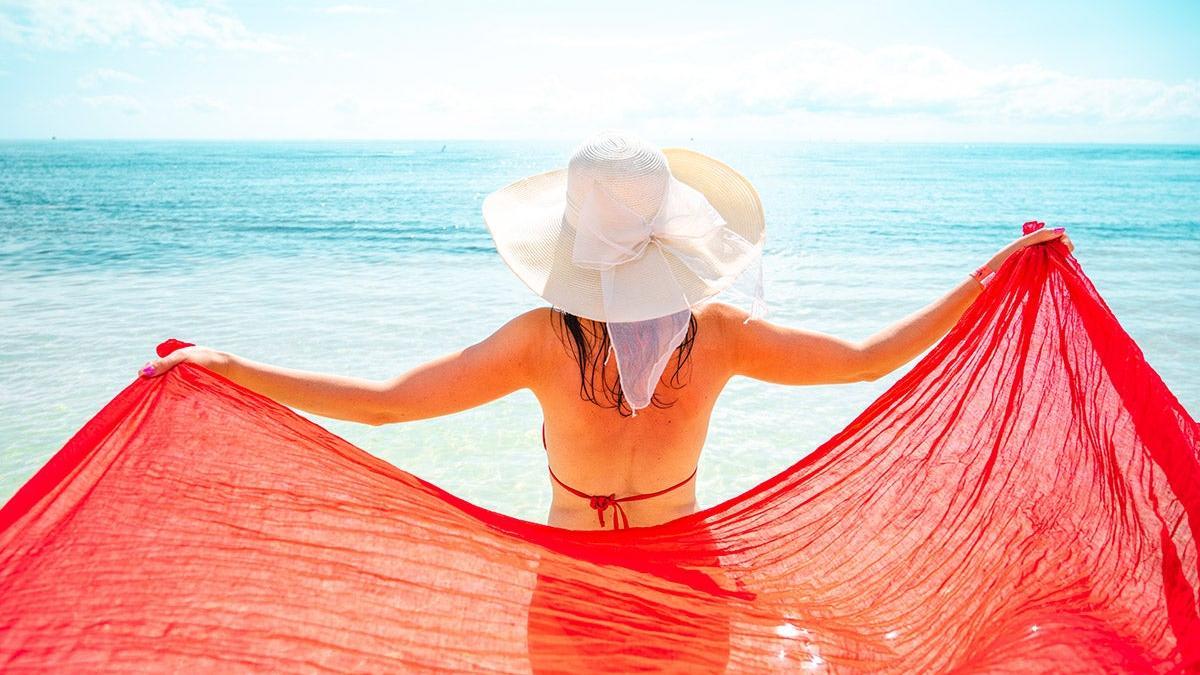 Hemos encontrado en  la solución perfecta para evitar que se nos  vuele la toalla en la playa con el viento