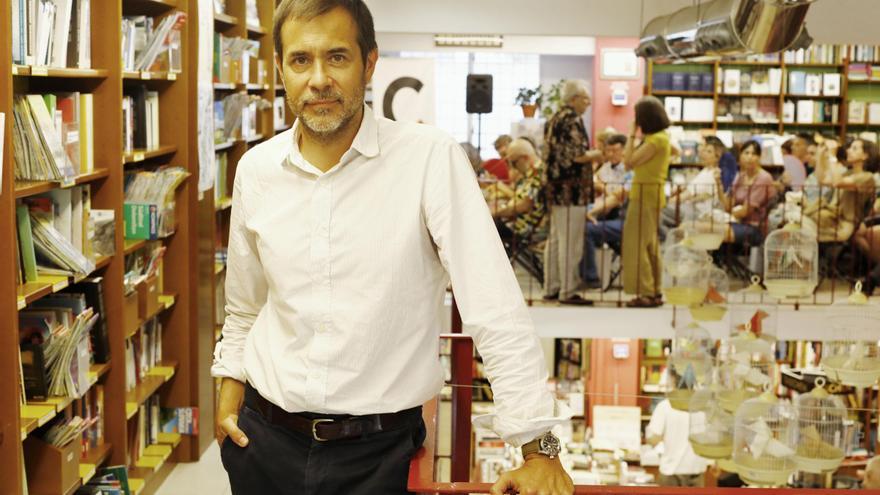 La editorial que vende un libro cada dos minutos celebra sus 20 años en Zaragoza: &quot;Todos acabamos muy hartos del ruido que genera lo digital&quot;