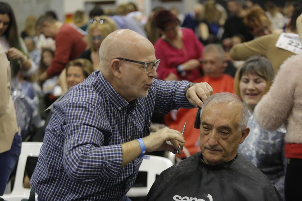 Corte de pelo simultáneo en València