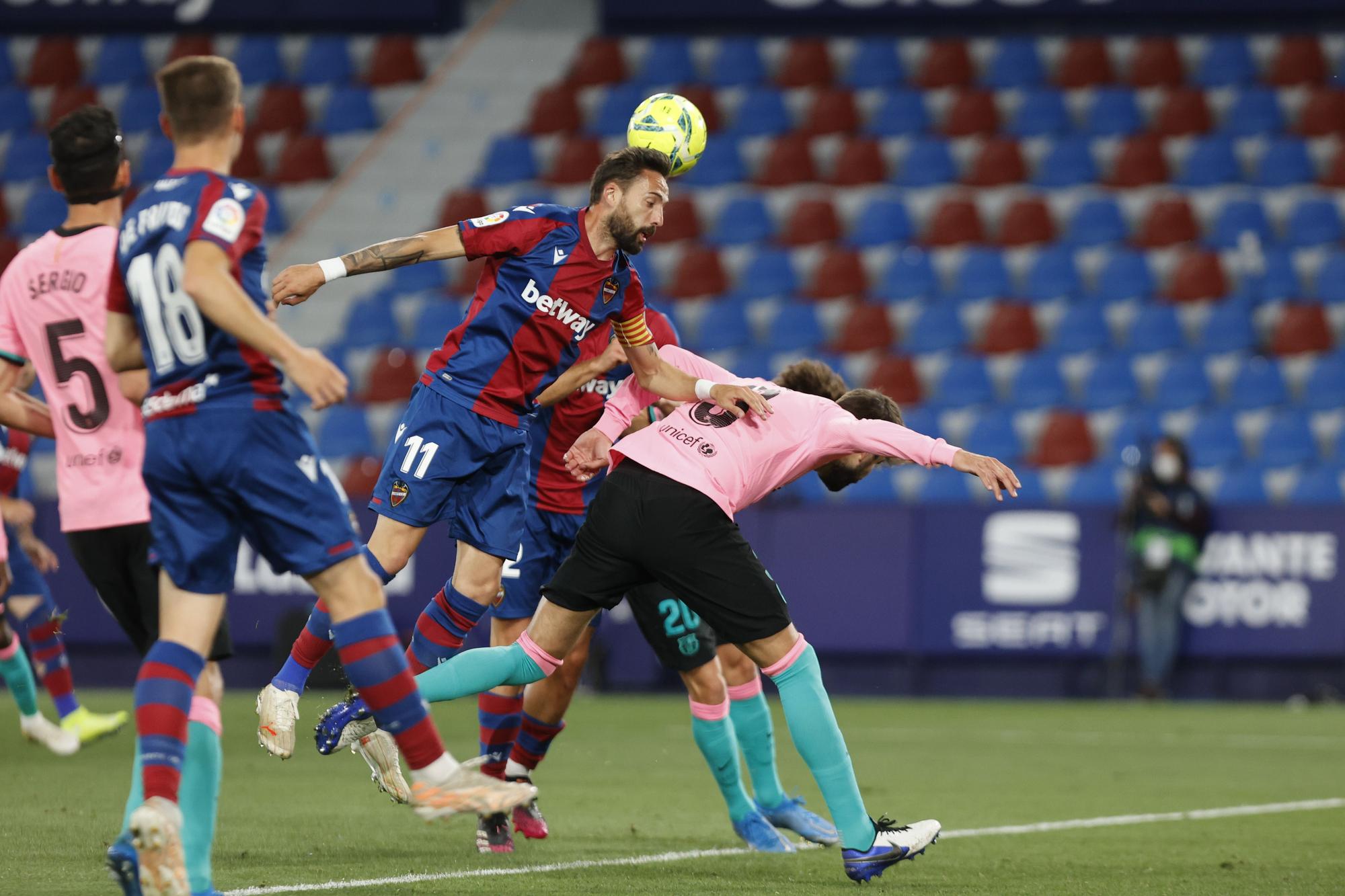 Las imágenes del empate entre el Levante y Barcelona en el Ciutat de València