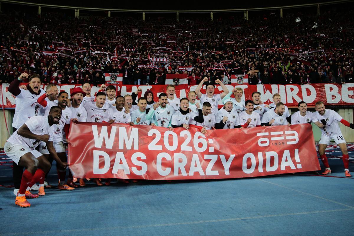 Austria's players celebrate after a group H World Cup qualifiying soccer match between Austria and Bosnia and Herzegovina in Vienna, Austria, Tuesday, Nov. 18, 2025. (AP Photo/Heinz-Peter Bader)