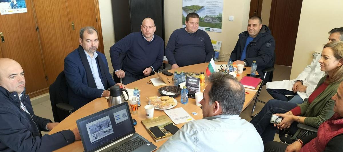 Reunión de la delegación búlgara con responsables y técnicos en las instalaciones de Ovigen. | LOZ