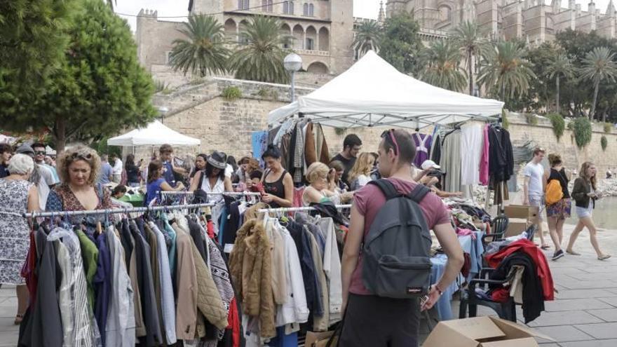 El Parc de la Mar acoge el mercadillo solidario de la Fundación RANA