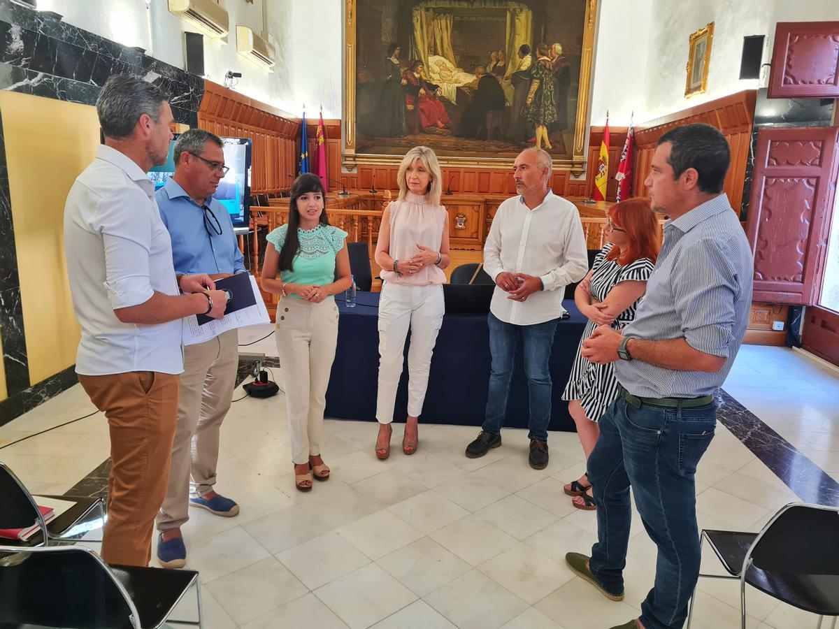 Durante el encuentro mantenido en Caravaca con el alcalde José Francisco García y concejales de la comarca