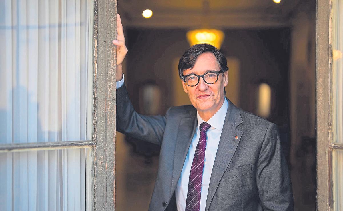 El president de la Generalitat, Salvador Illa, a l’entrada del Palau de Pedralbes.