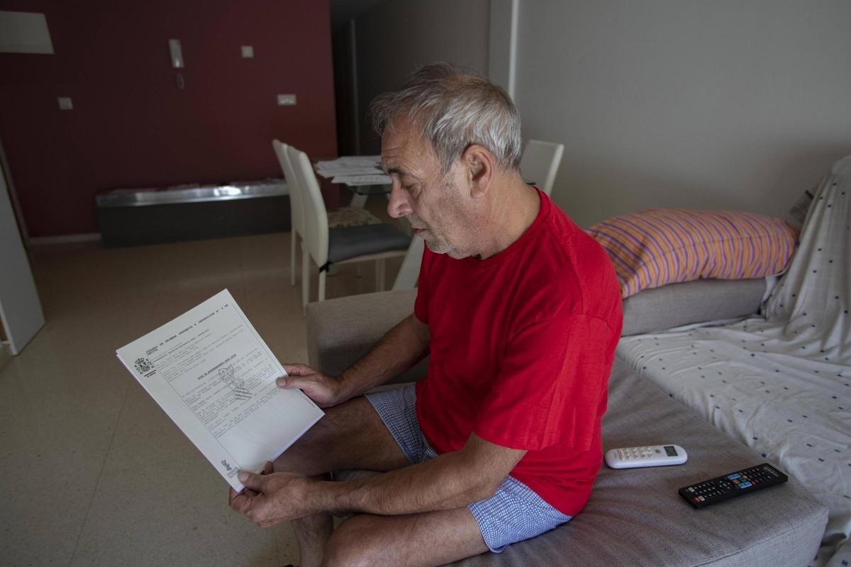 Juan Ramón Ferre, uno de los inquilinos afectados por la amenaza de desahucio.