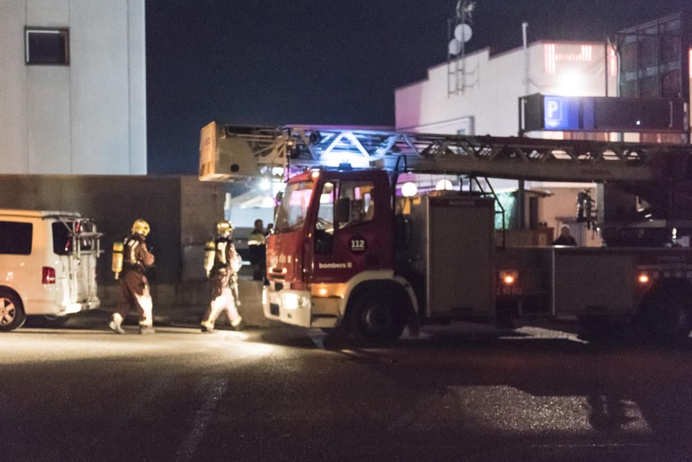 Un foc crema una terrassa del Paradise