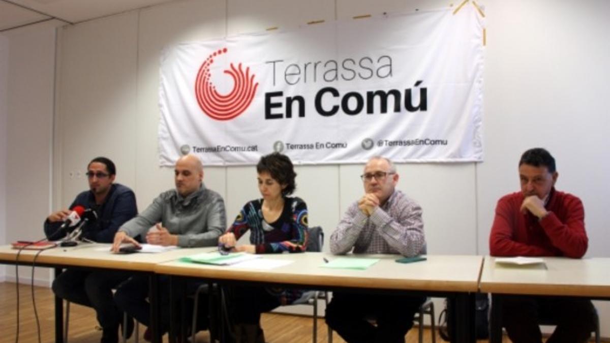 Aníbal Garzón, Xavi Martínez, Rosa Garcia, Emiliano Martínez y Santi Aragonés durante la presentación de Terrassa en Comú
