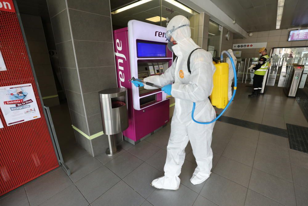 La UME actúa en las estaciones de Renfe de Elche