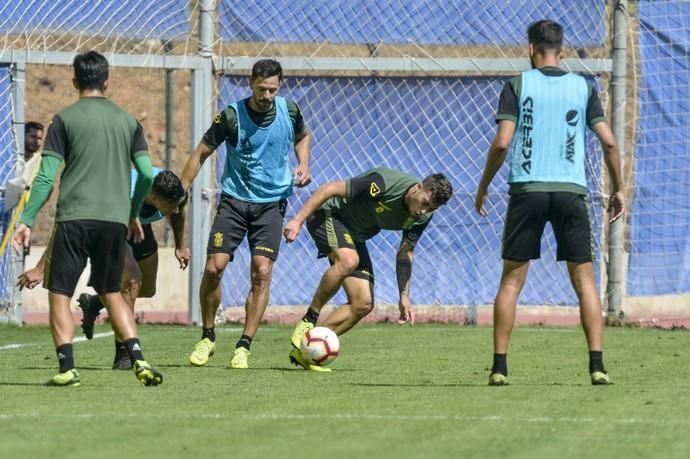 TELDE. Entrenamiento de la UDLP  | 02/04/2019 | Fotógrafo: José Pérez Curbelo