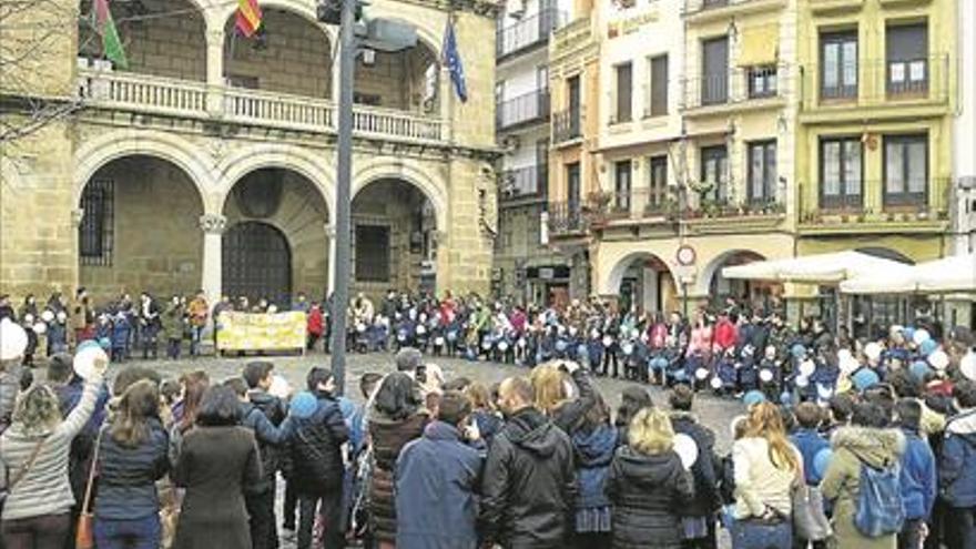 Los colegios placentinos se mueven por la paz