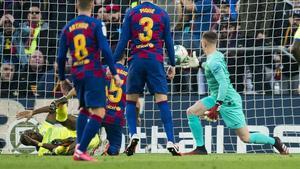 marcosl52307653 barcelona  15 02 2020   deportes         ter stegen coloca s200216183913