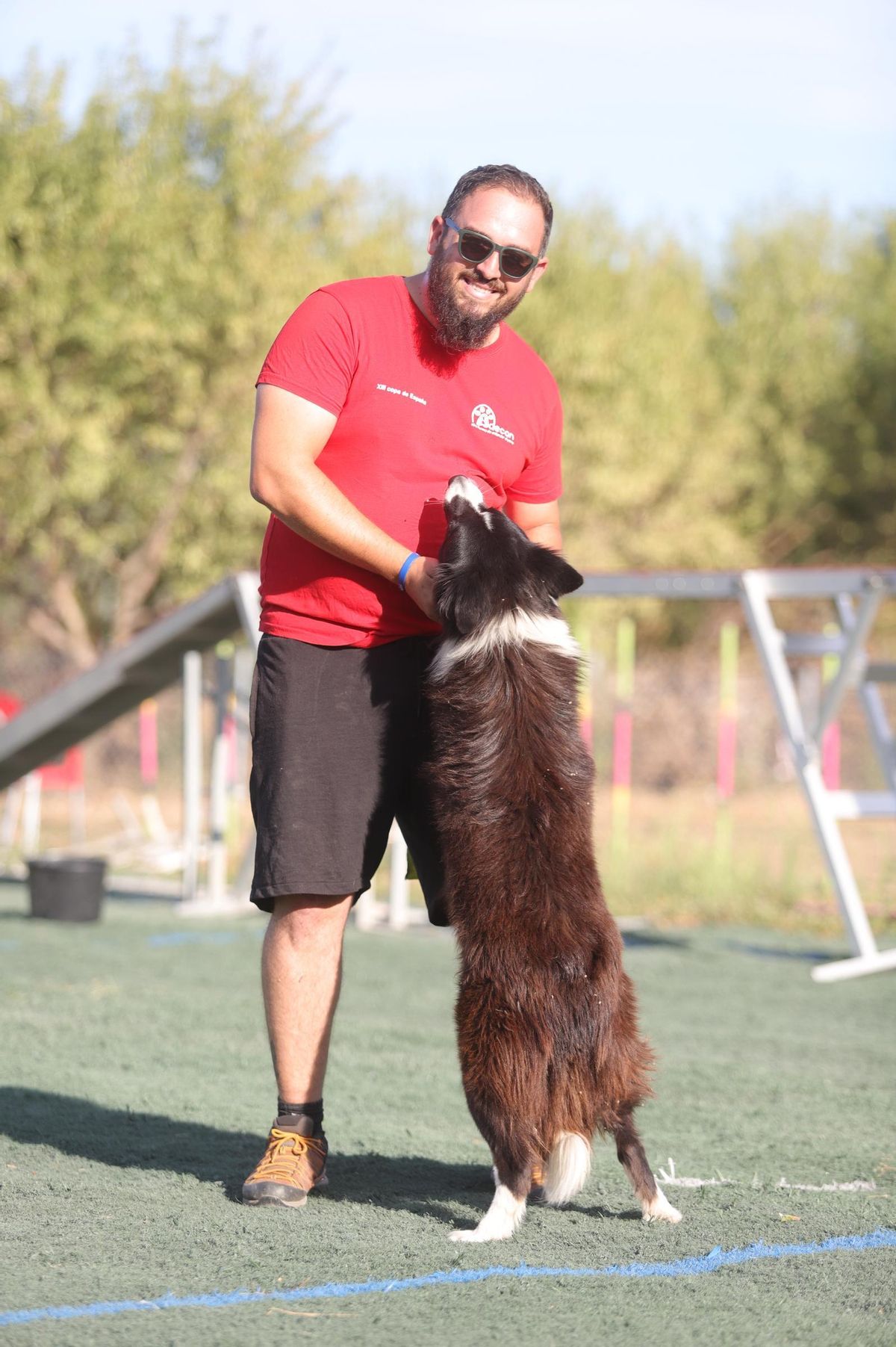 Toni Aguilar y Zizou en las instalaciones de Adecan.