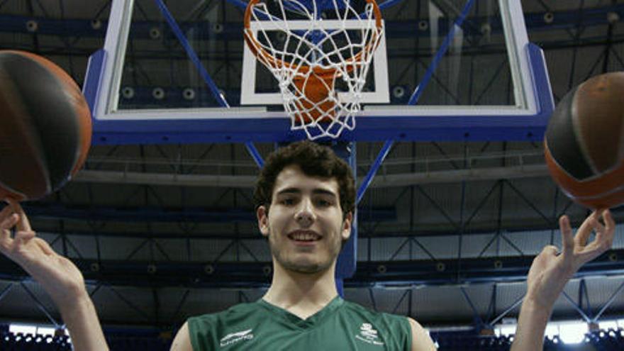 El Unicaja se sentará a negociar con el Barça por Abrines.