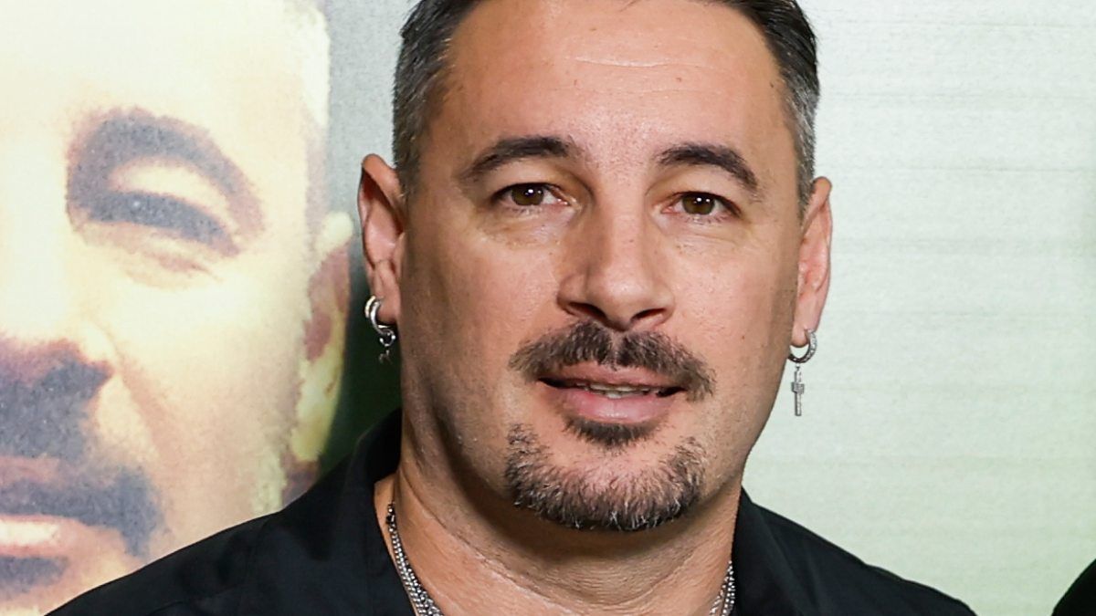 Andy Morales, ex Andy y Lucas, prepara una canción, Marioneta, sobre su pasado en el grupo