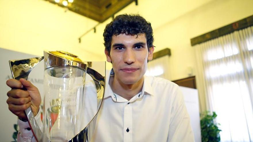 El Real Madrid hace oficial la cesión de Vallejo al Granada