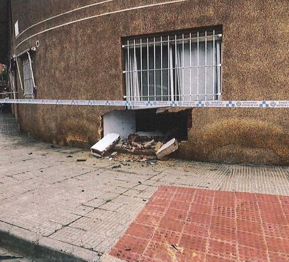 Imagen de los destrozos provocados por el conductor investigado.