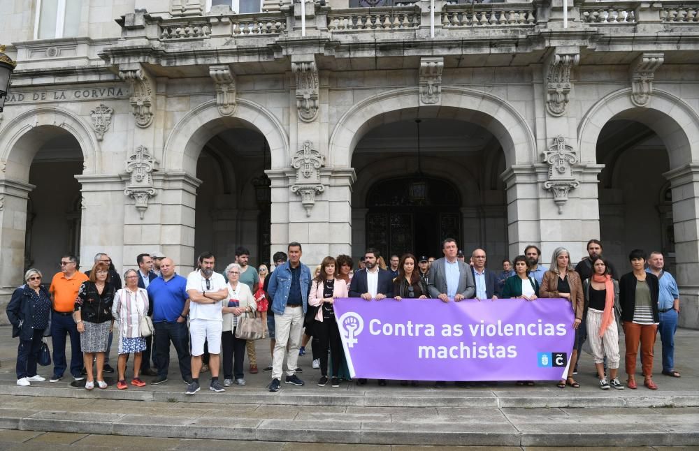 Minuto de silencio por las tres víctimas de Valga