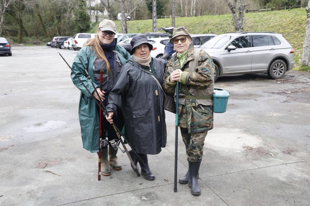 Patricia Fernández, Susa Castro y Ana Seoane pescan juntas en río y en el mar