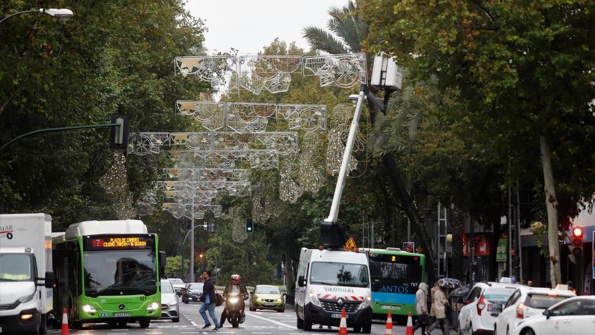 Las calles de Córdoba volverán a encenderse esta Navidad. En la imagen, Ronda de los Tejares.