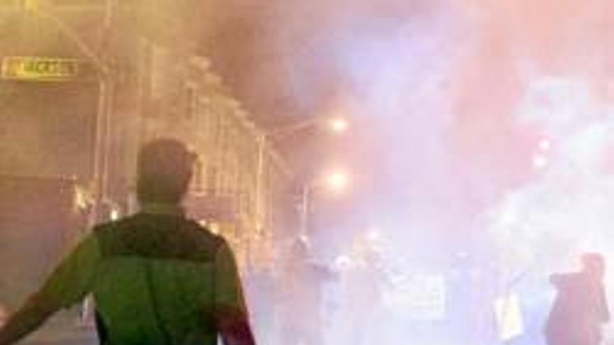 Disturbios en Baltimore pese al toque de queda