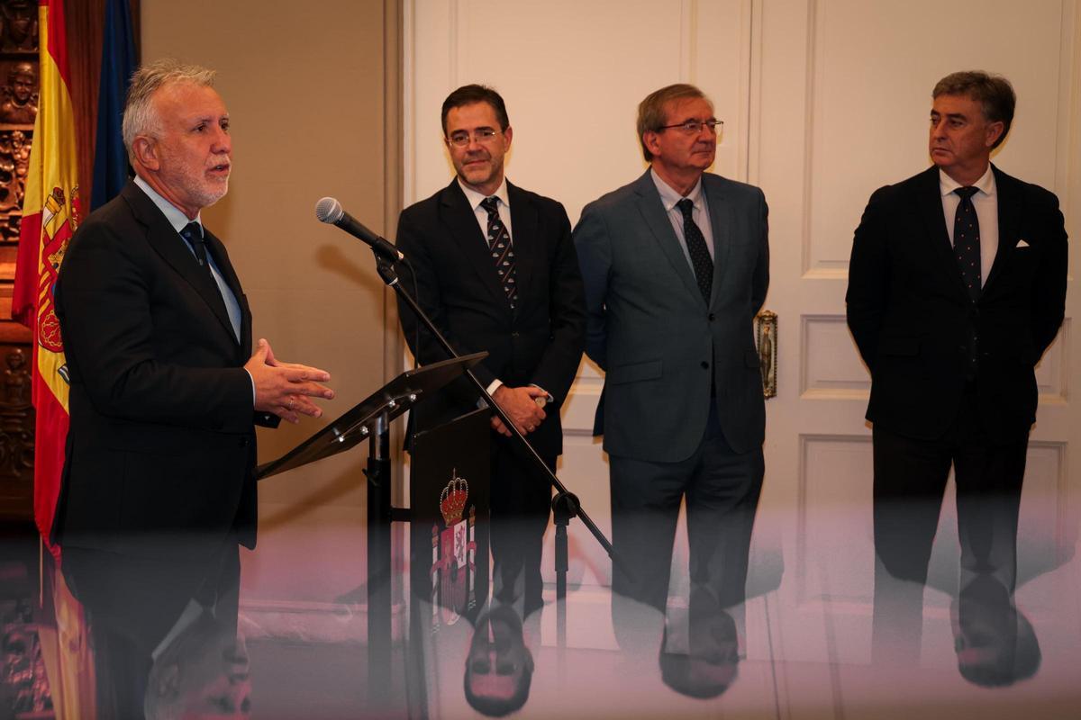 Visita de Ángel Víctor Torres a Montevideo