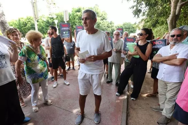 Vecinos del edificio contiguo al nuevo Mercat Nou de Ibiza: "La obra va a ser muy peligrosa para la estructura"