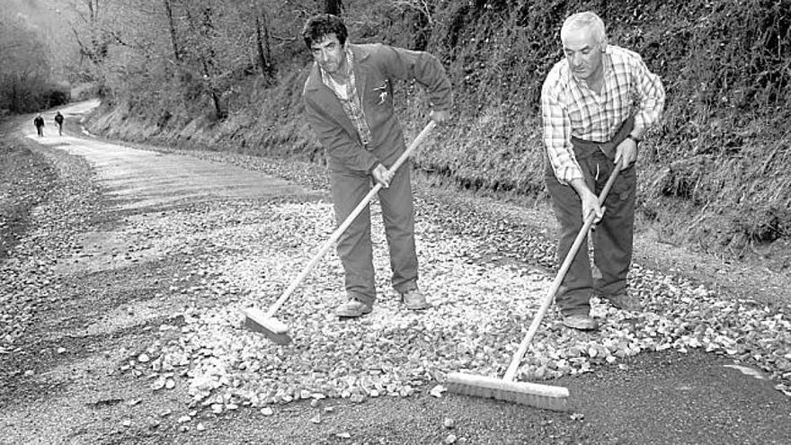 Arrancan obras del PPC y del PEIM en viales rurales de A Estrada