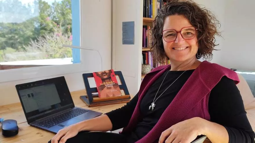 Andrea Cowper Roggen, coordinadora del Club de Lectura Feminista: «Un club de lectura canvia la relació amb el llibre que estàs llegint»