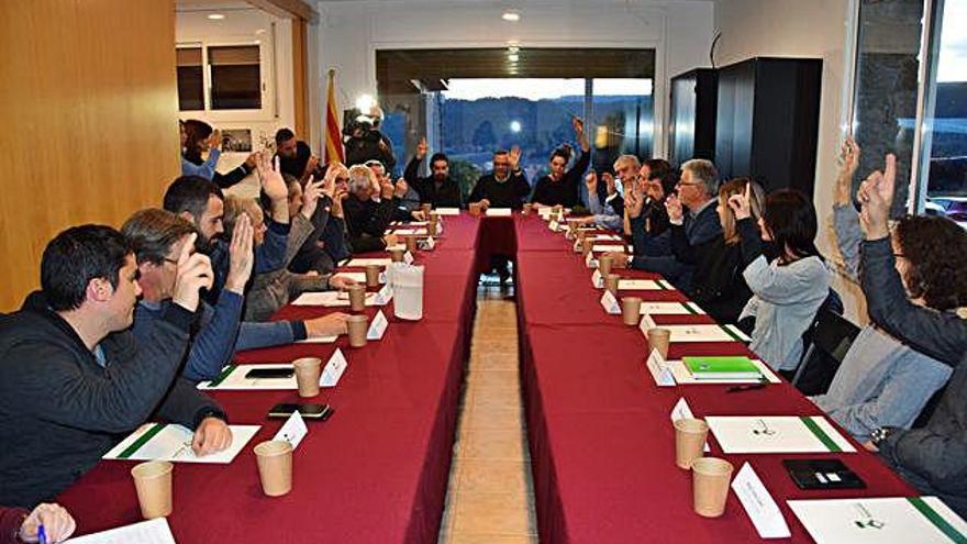 Reunió del Consell d&#039;Alcaldes del Berguedà a Capolat que va oposar-se al projecte de Cercs, el novembre
