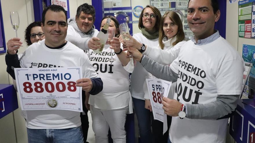 El Gordo cae en Ourense por tercera vez en la historia gracias a dos hermanos loteros