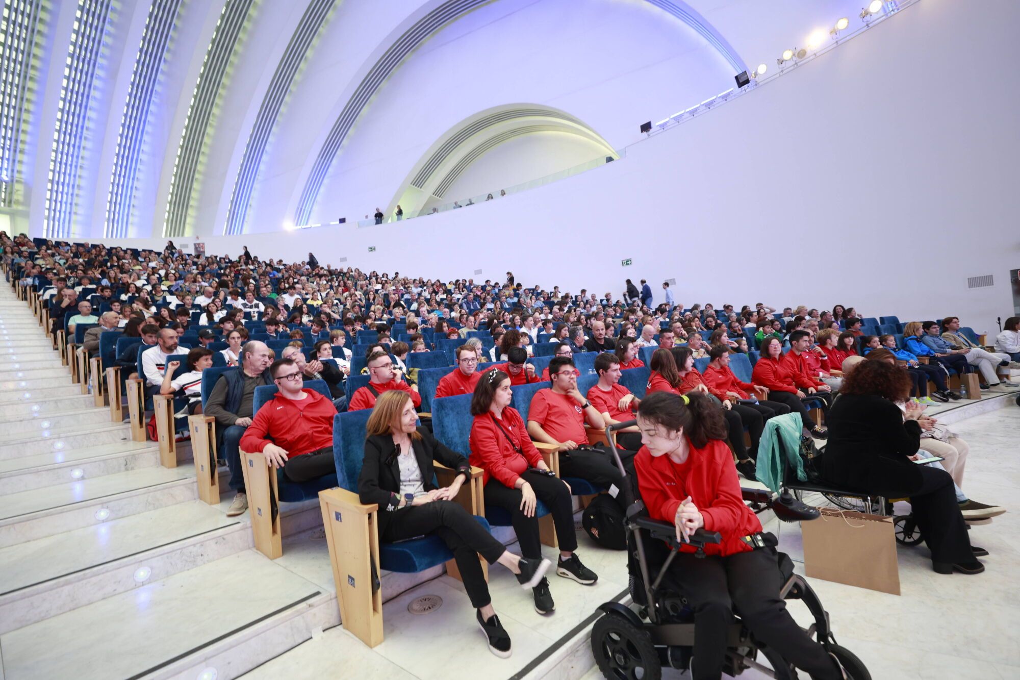 EN IMÁGENES: Encuentro de niños con Serena Williams en el Calatrava de Oviedo