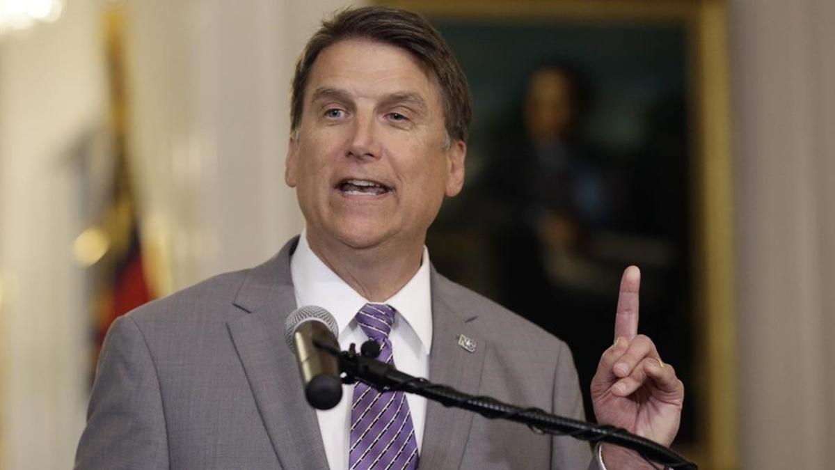 El gobernador de Carolina del Norte, Pat McCrory.