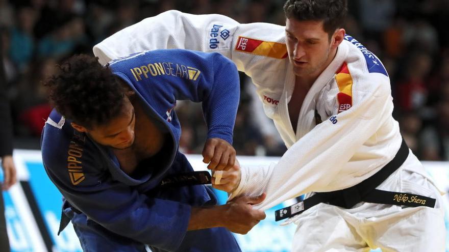 Nikoloz Sherazadishvili, en su combate ante el dominicano Robert Florentino. // C. Petit Tesson