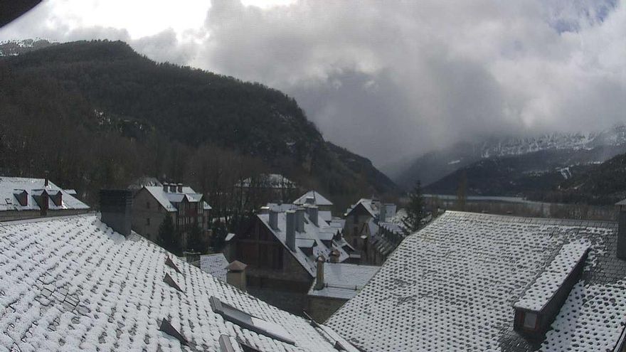 Los efectos de la borrasca Jana: nieve en las estaciones, riesgo de aludes y desembalses preventivos