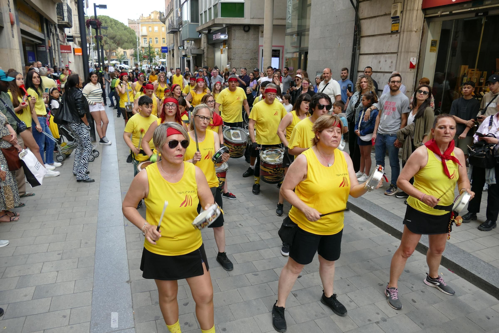 La Tramuntakada Festival Figueres recorre diferents carrers del rovell de l&#039;ou