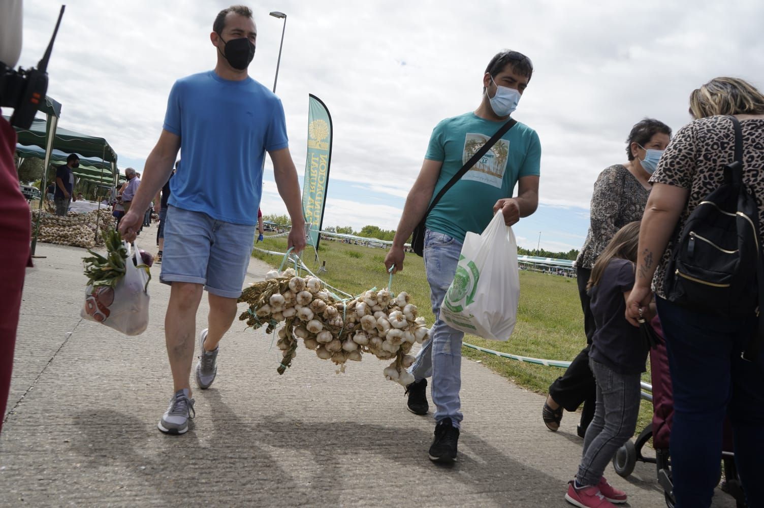 GALERÍA | La Feria del Ajo triunfa en Zamora: buena producción y colas para llegar a Ifeza