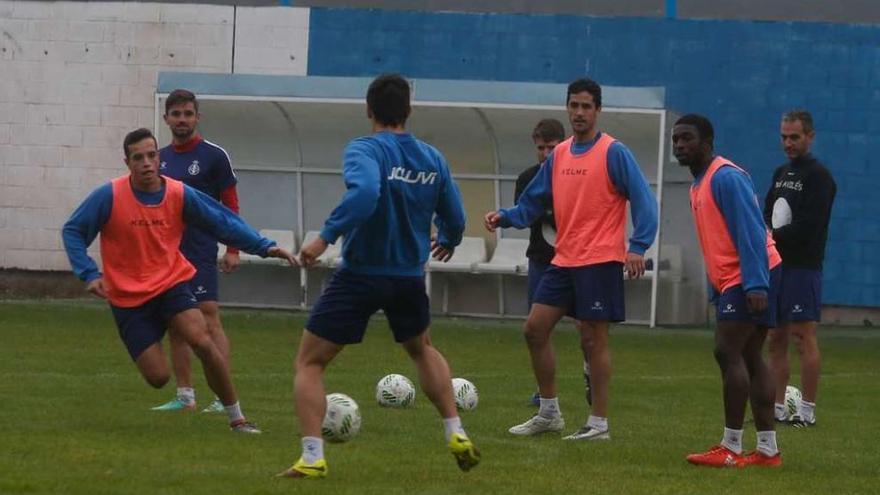 Kekom Jorge Rodríguez, Nacho Fernández, Michael Awaah y Lago en el entrenamiento de ayer.