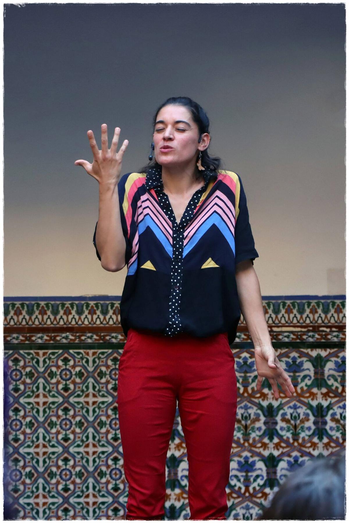 Celeste Abba en una de sus sesiones de cuentos.