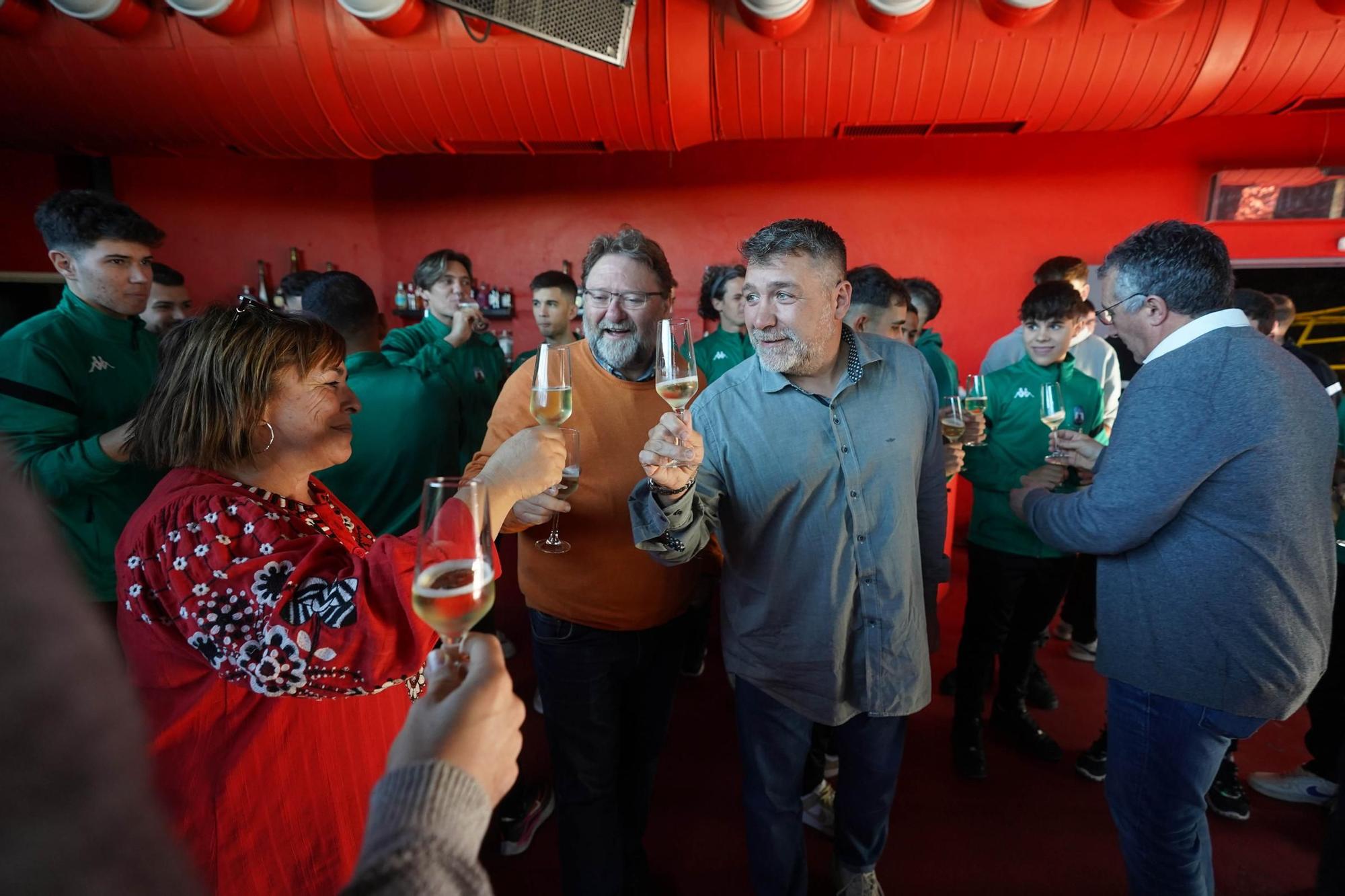 Mira las imágenes de la felicitación de Navidad del equipo de fútbol de Sant Jordi