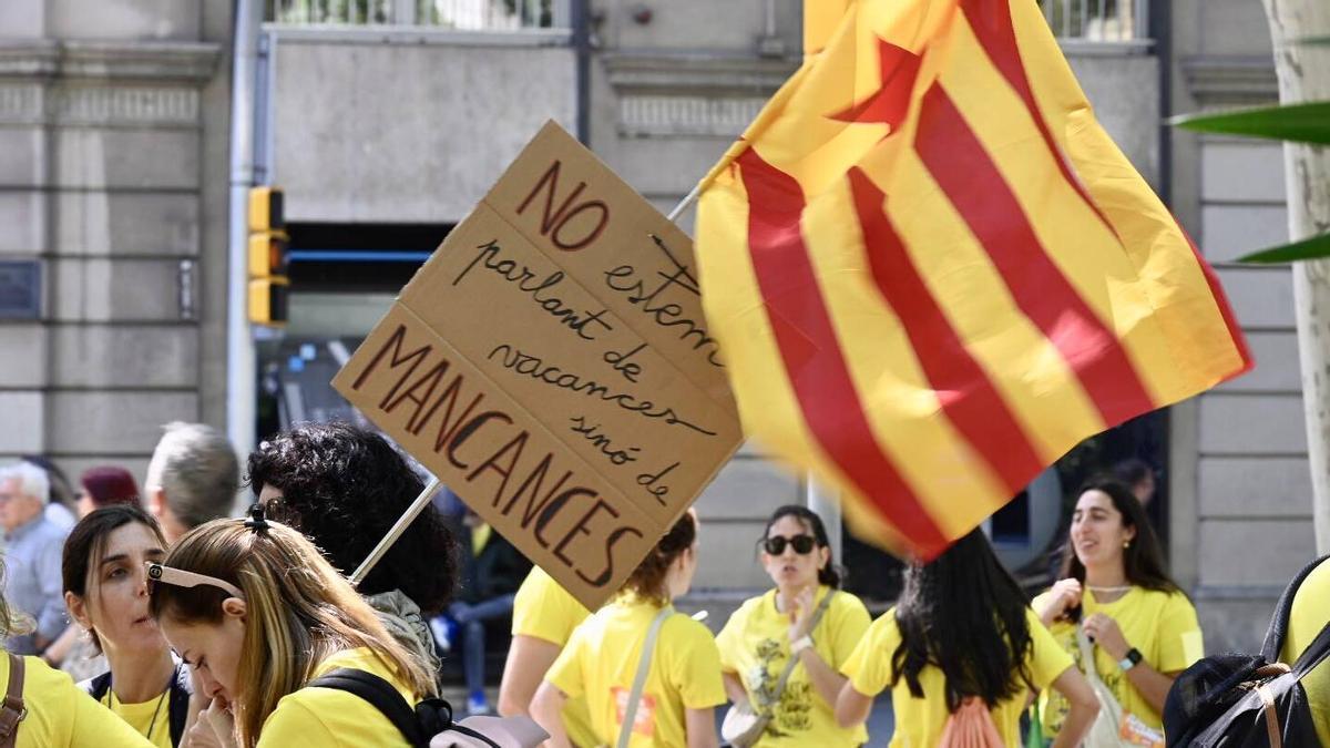 Manifestación de profesores en huelga en el centro de Barcelona
