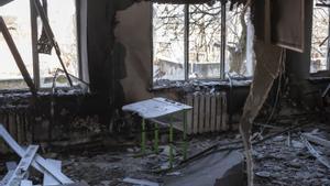 Escuela destruida por las bombas en Bogdanivka, Ucrania.