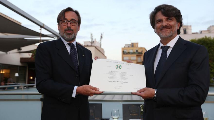 El presidente de la República de Italia premia la labor del cónsul en Alicante